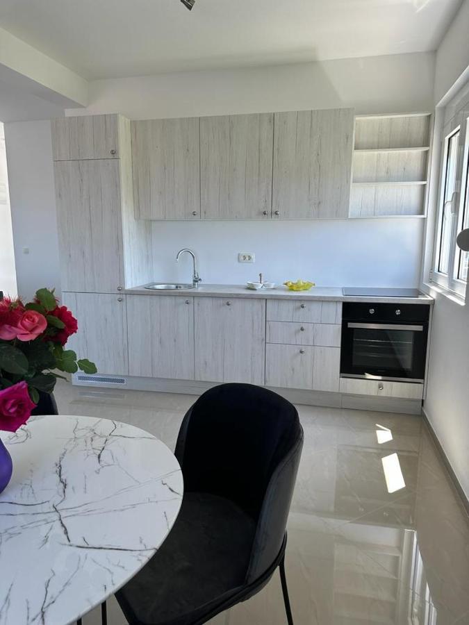 Villa Holiday Apartments Bar Eksteriør bilde