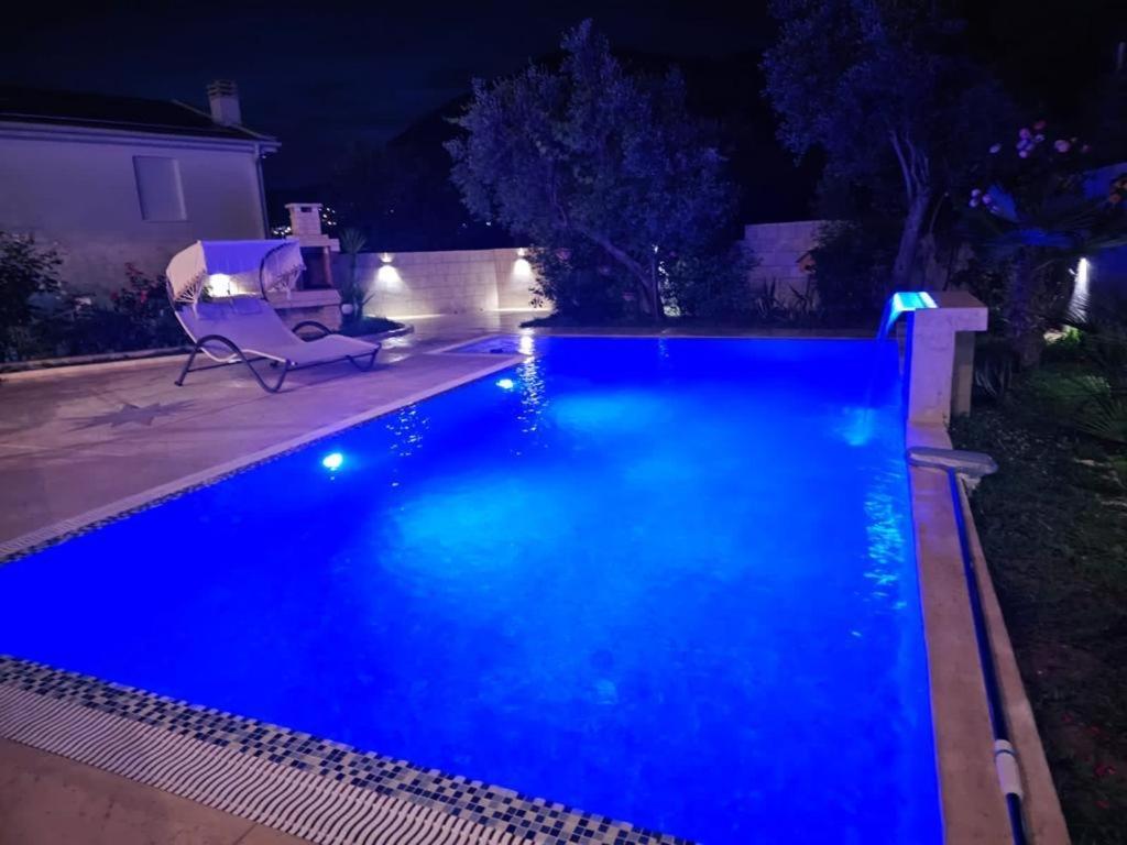 Villa Holiday Apartments Bar Eksteriør bilde