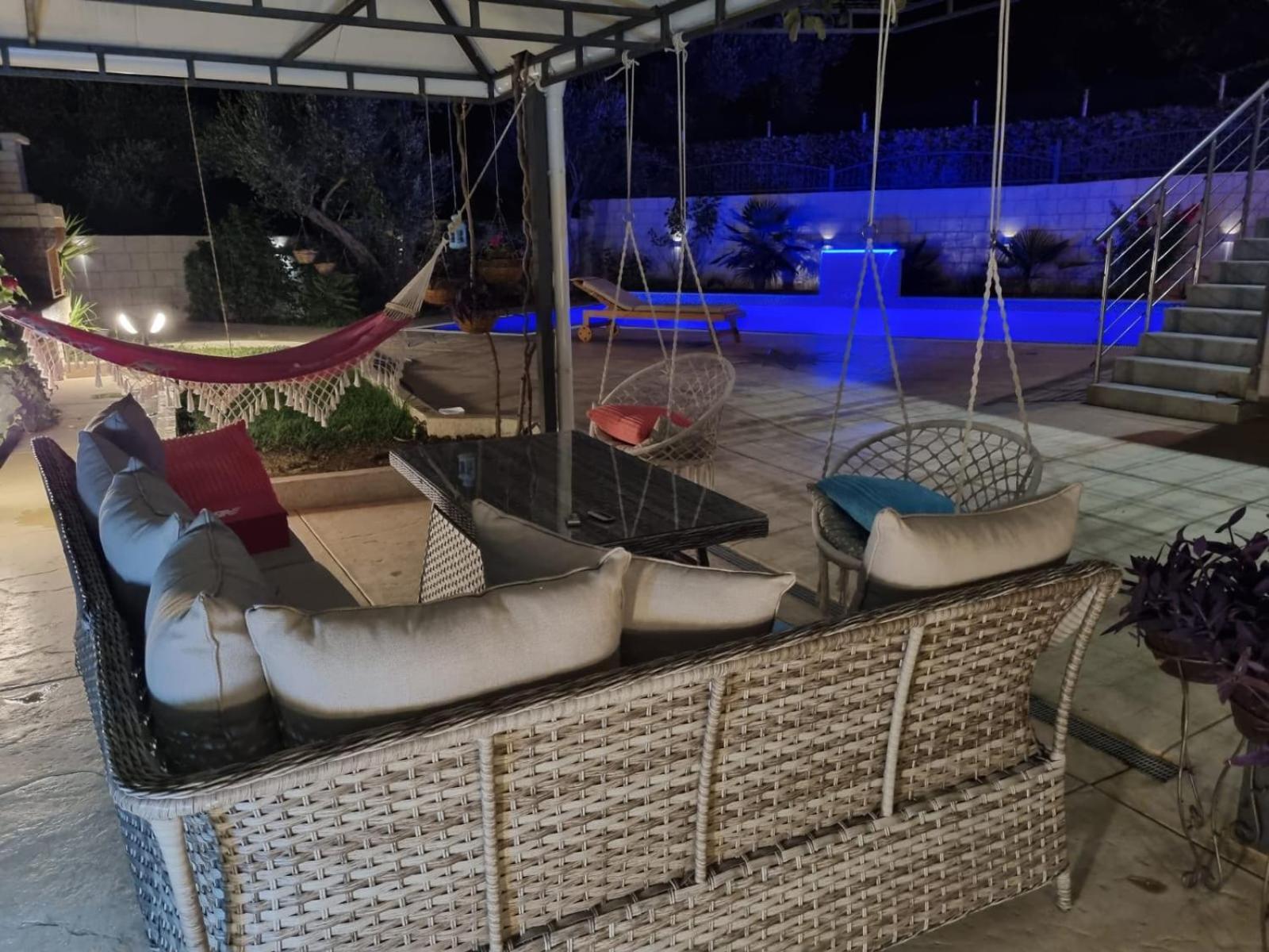 Villa Holiday Apartments Bar Eksteriør bilde